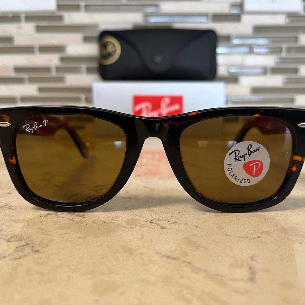 Ray-Ban 2140 Men's Tortoiseshell Frame Sunglasses with Brown Polarized Lenses